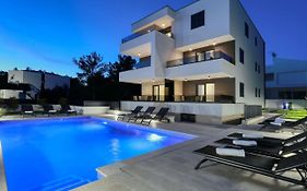 Villa Ankora 1 With Heated Pool